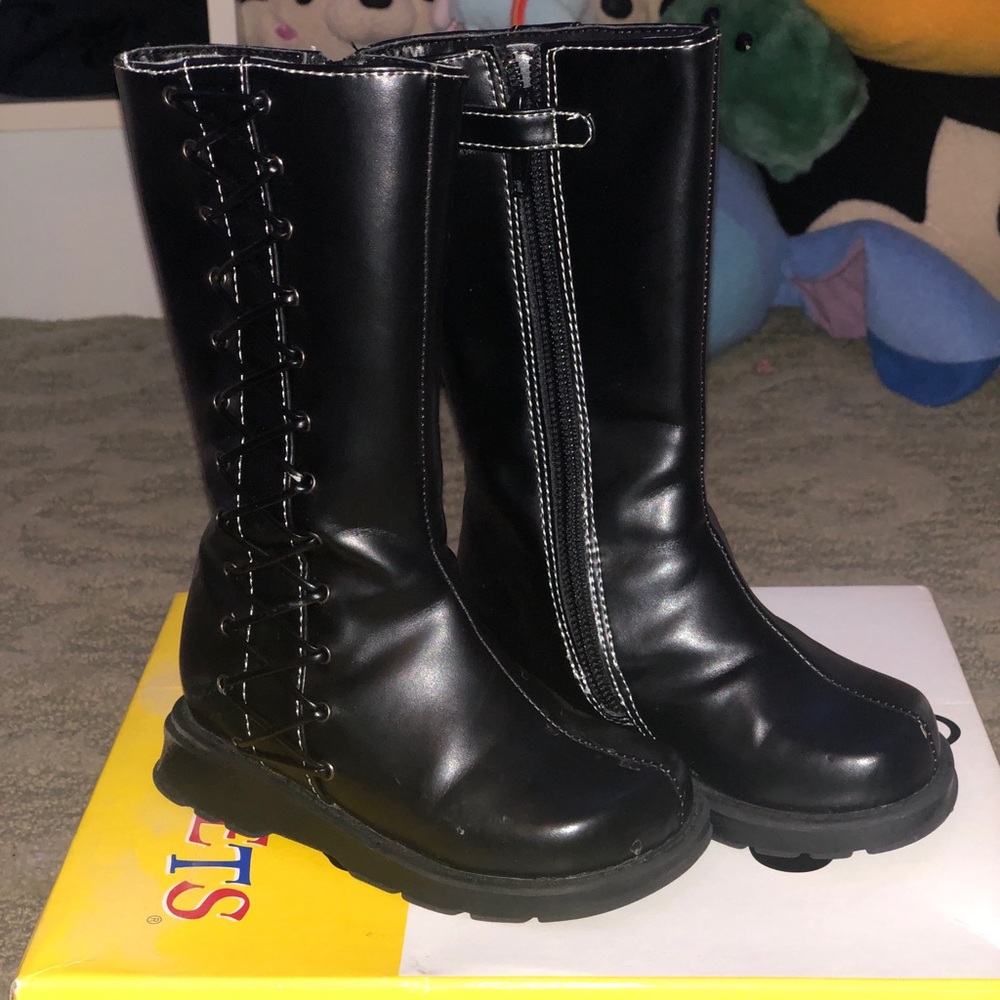 Girl’s Boots by Sprockets